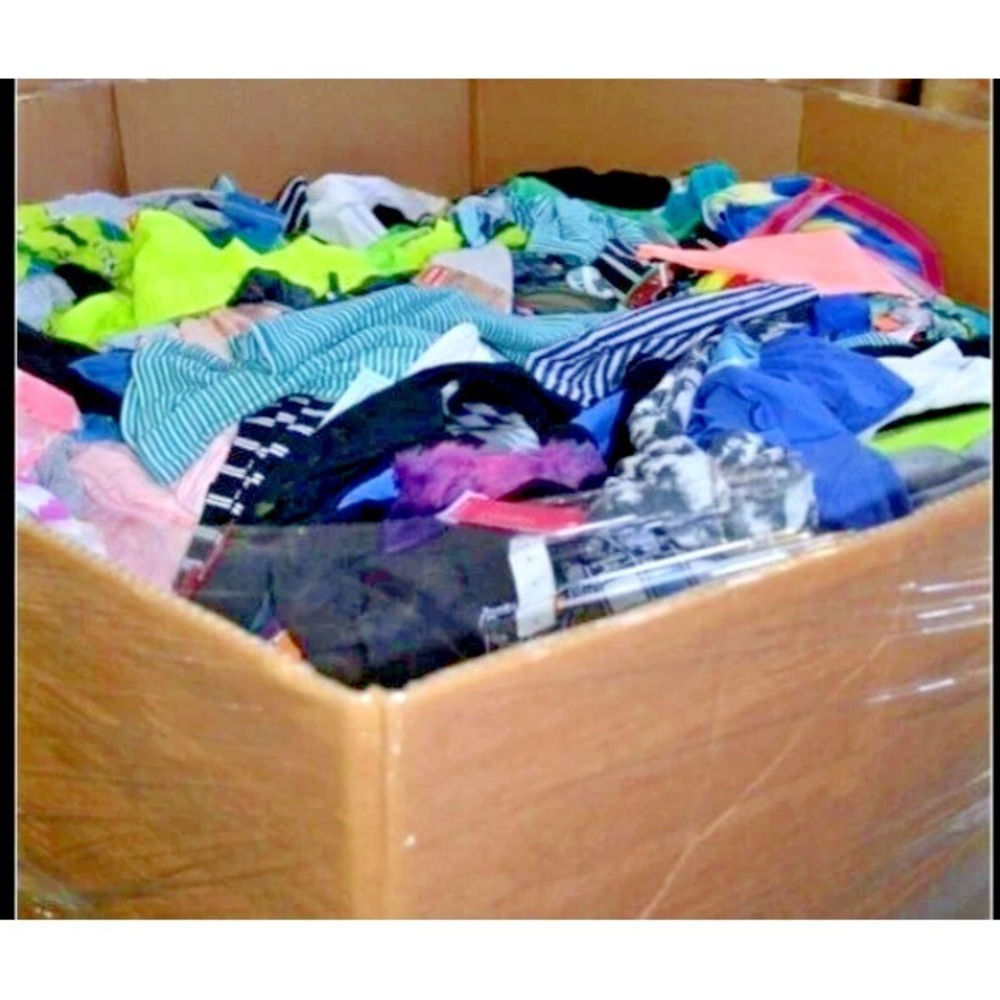 Bulk Lot 10 Pics Women's All-season Resale Wholesale Clothes Size M-L
